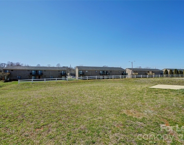 2034 Wexford Way - Photo Thumbnail 22