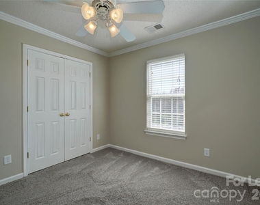 2034 Wexford Way - Photo Thumbnail 15