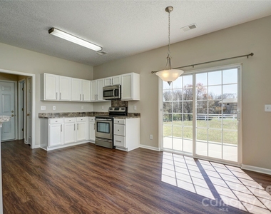 2034 Wexford Way - Photo Thumbnail 10