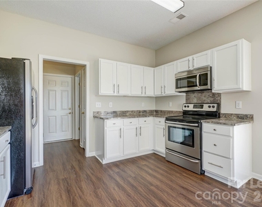 2034 Wexford Way - Photo Thumbnail 6