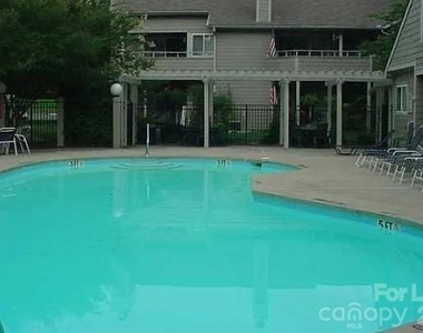 2547 Stockbridge Drive - Photo Thumbnail 2