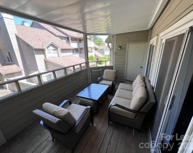 2547 Stockbridge Drive - Photo Thumbnail 9
