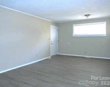 1842 Academy Street - Photo Thumbnail 3