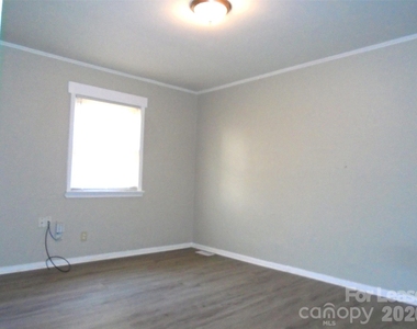 1842 Academy Street - Photo Thumbnail 8