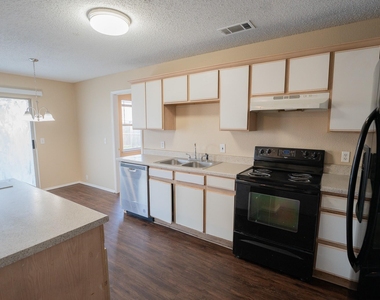 1524 Clemson Drive - Photo Thumbnail 4