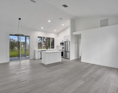 1237 Sw Edinburgh Drive - Photo Thumbnail 19