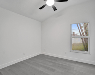 1237 Sw Edinburgh Drive - Photo Thumbnail 38