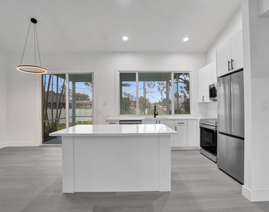 1237 Sw Edinburgh Drive - Photo Thumbnail 20