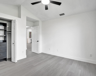 1237 Sw Edinburgh Drive - Photo Thumbnail 40