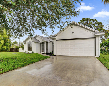 1237 Sw Edinburgh Drive - Photo Thumbnail 2