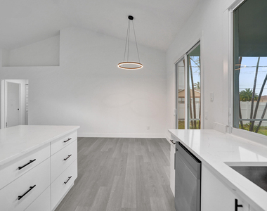 1237 Sw Edinburgh Drive - Photo Thumbnail 23
