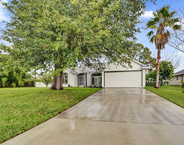1237 Sw Edinburgh Drive - Photo Thumbnail 3