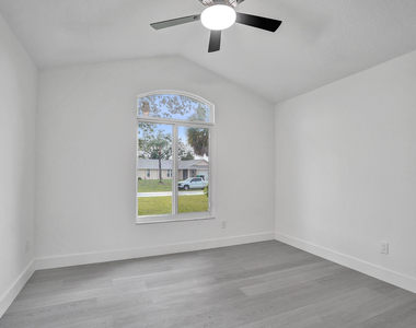 1237 Sw Edinburgh Drive - Photo Thumbnail 39