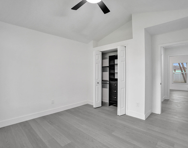 1237 Sw Edinburgh Drive - Photo Thumbnail 41