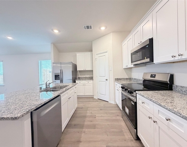 1133 Overhill Road - Photo Thumbnail 6