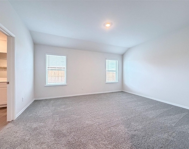 1133 Overhill Road - Photo Thumbnail 12