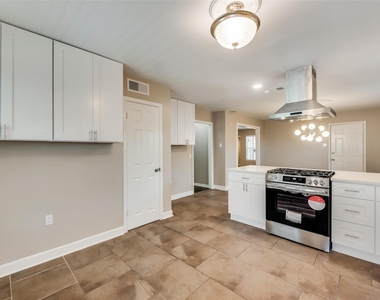 2629 San Medina Avenue - Photo Thumbnail 9