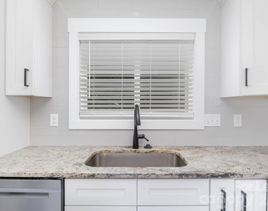 312 Glenrock Drive - Photo Thumbnail 12
