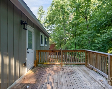312 Glenrock Drive - Photo Thumbnail 9