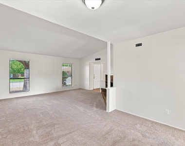 411 Clear Creek Lane - Photo Thumbnail 8