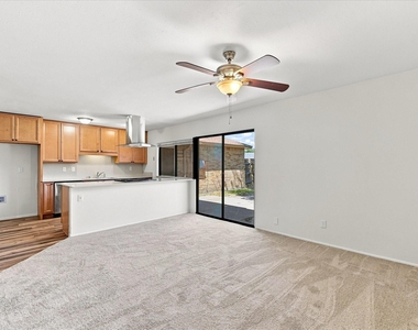 411 Clear Creek Lane - Photo Thumbnail 12