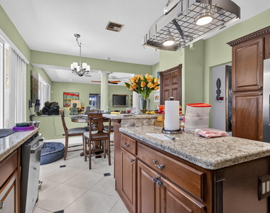 7280 Serrano Terrace - Photo Thumbnail 11