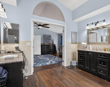 7280 Serrano Terrace - Photo Thumbnail 16