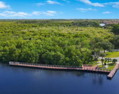 540 Sw South River Drive - Photo Thumbnail 1
