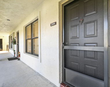 540 Sw South River Drive - Photo Thumbnail 2