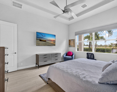 9945 Regency Way - Photo Thumbnail 26