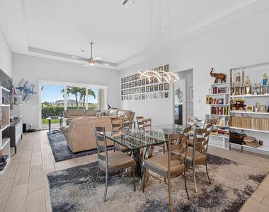 9945 Regency Way - Photo Thumbnail 15