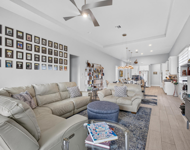 9945 Regency Way - Photo Thumbnail 18