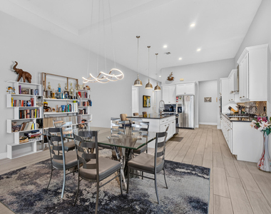 9945 Regency Way - Photo Thumbnail 19