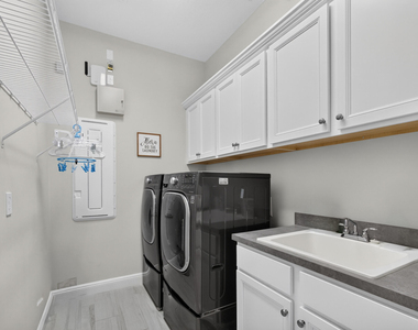 9945 Regency Way - Photo Thumbnail 28