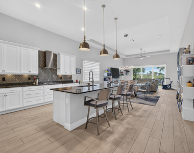 9945 Regency Way - Photo Thumbnail 2