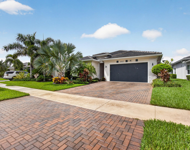 9945 Regency Way - Photo Thumbnail 1