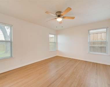 2643 San Medina Avenue - Photo Thumbnail 13