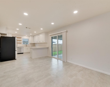 2643 San Medina Avenue - Photo Thumbnail 5