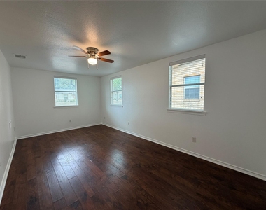 1013 W Tucker Boulevard - Photo Thumbnail 10