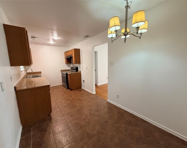 1013 W Tucker Boulevard - Photo Thumbnail 8