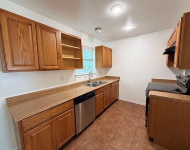 1013 W Tucker Boulevard - Photo Thumbnail 7