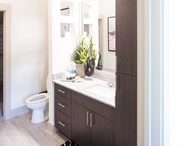 901 N Zang Boulevard - Photo Thumbnail 7