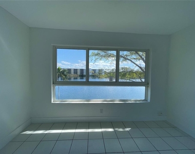 19255 Ne 2nd Avenue - Photo Thumbnail 16