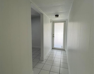 19255 Ne 2nd Avenue - Photo Thumbnail 8