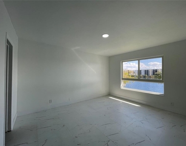19255 Ne 2nd Avenue - Photo Thumbnail 10