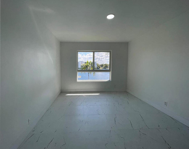19255 Ne 2nd Avenue - Photo Thumbnail 11