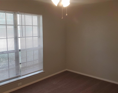 317 Doral Place - Photo Thumbnail 11