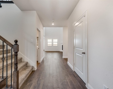 10704 Strike Street - Photo Thumbnail 3
