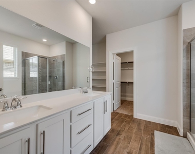 10704 Strike Street - Photo Thumbnail 13