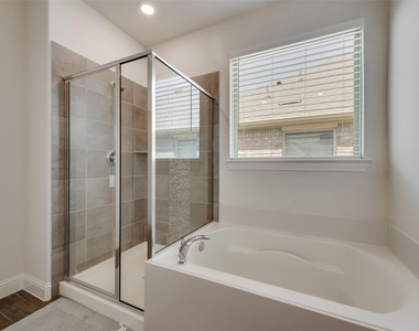 10704 Strike Street - Photo Thumbnail 14